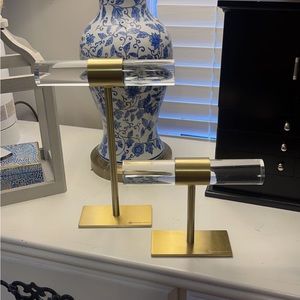 2 Kendra Scott T Jewelry Stands